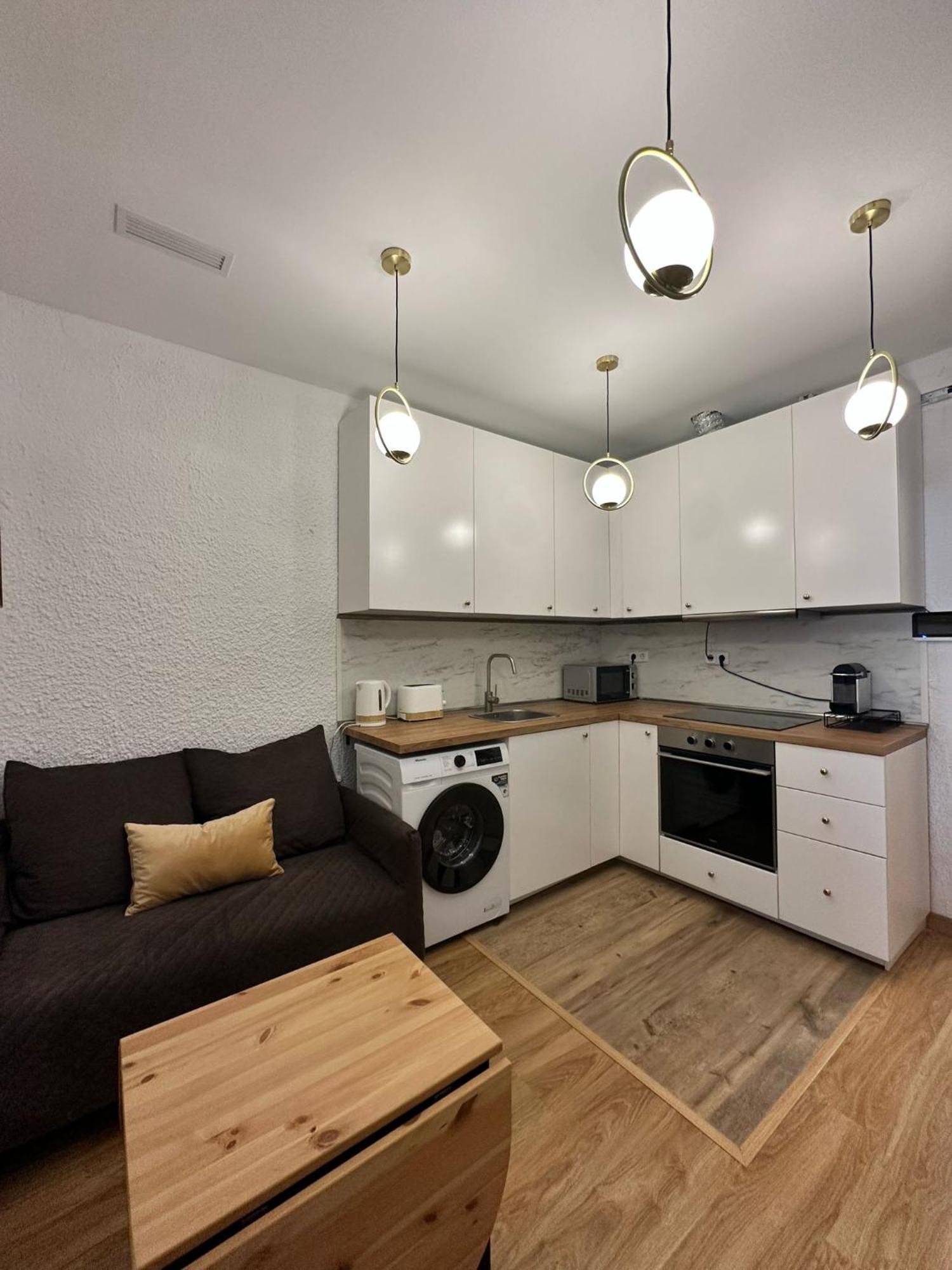 Mi Casa Es Tu Casa Appartement L'Hospitalet de Llobregat Buitenkant foto