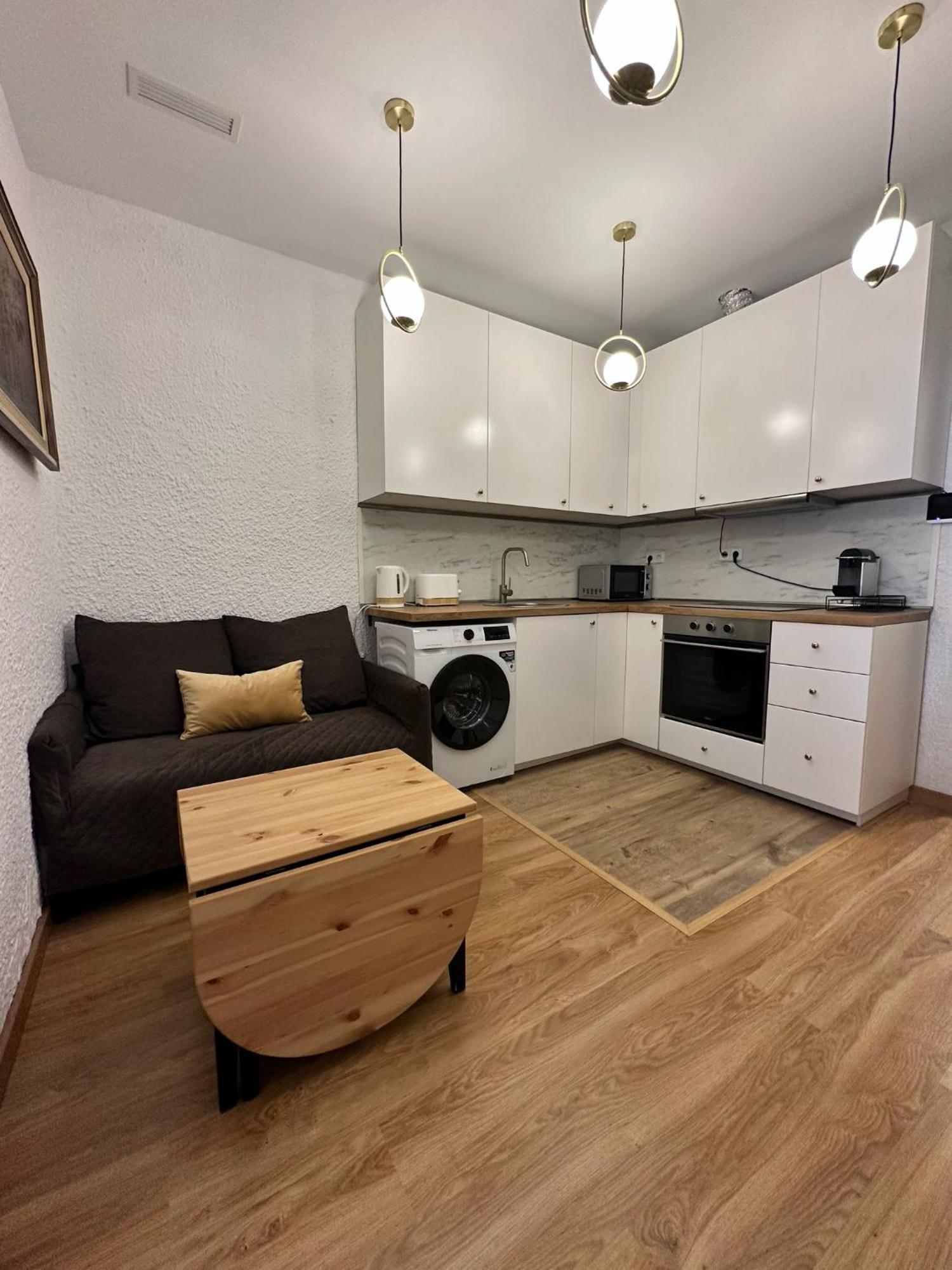 Mi Casa Es Tu Casa Appartement L'Hospitalet de Llobregat Buitenkant foto
