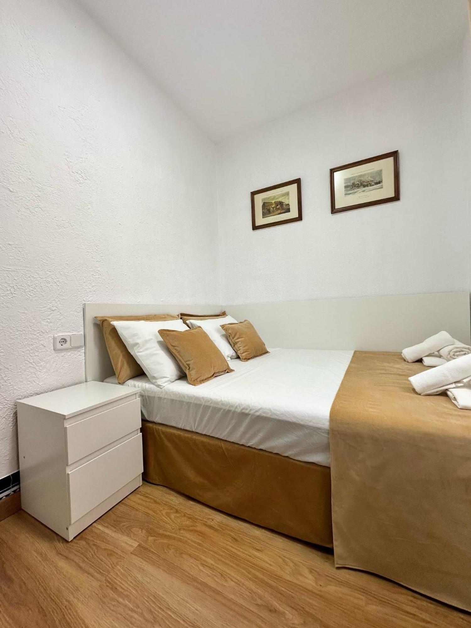 Mi Casa Es Tu Casa Appartement L'Hospitalet de Llobregat Buitenkant foto