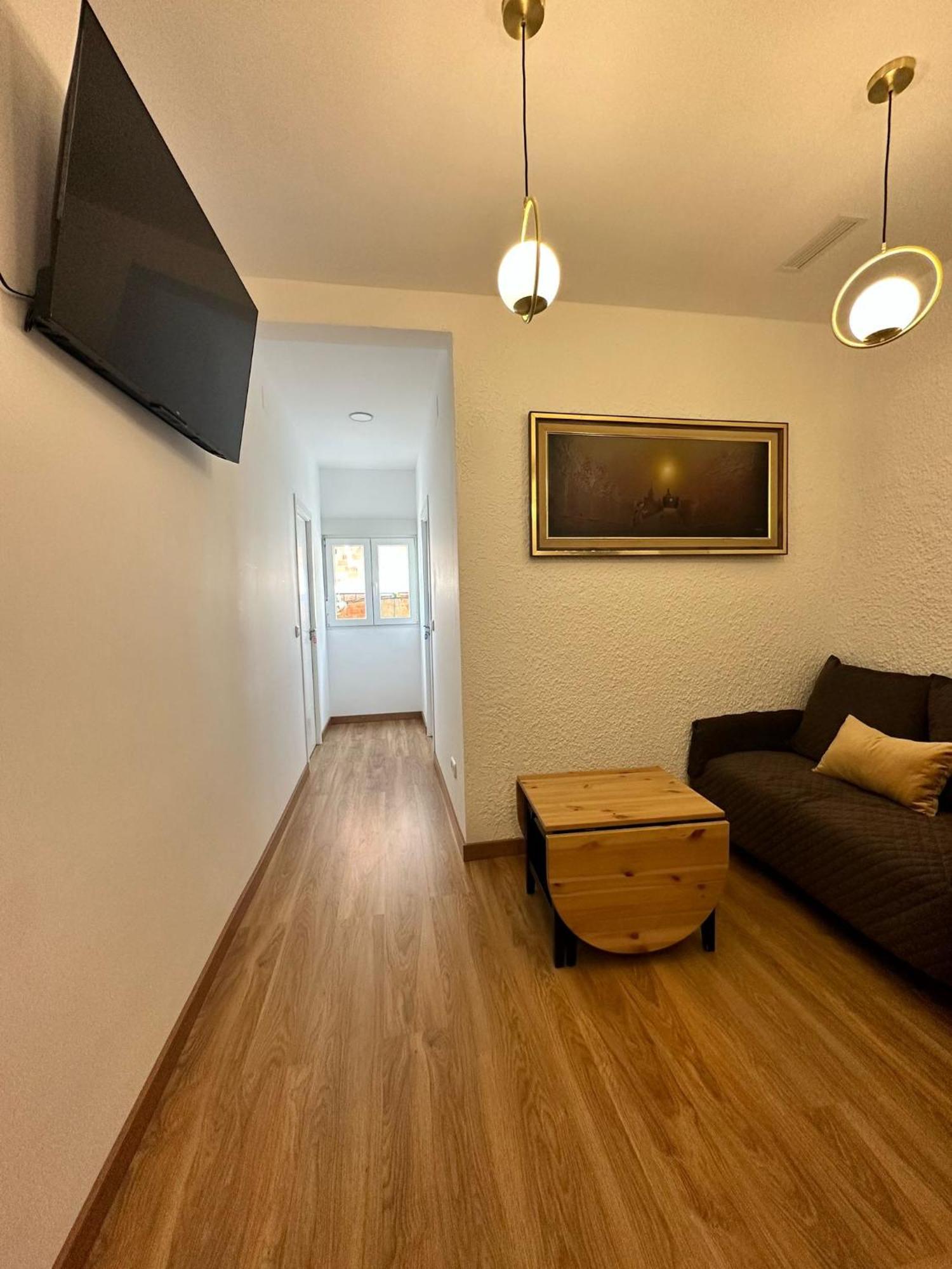 Mi Casa Es Tu Casa Appartement L'Hospitalet de Llobregat Buitenkant foto