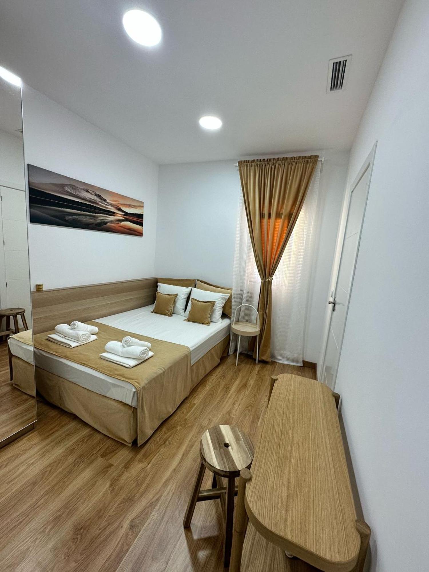 Mi Casa Es Tu Casa Appartement L'Hospitalet de Llobregat Buitenkant foto